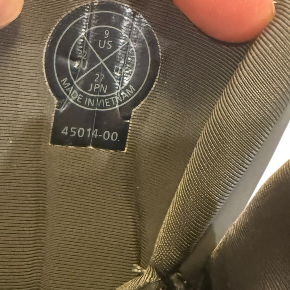 Simms Tributary Rubber Wading Boots Mens Size 9 Basalt Fly Fishing NEW with Box - Picture 8 of 11